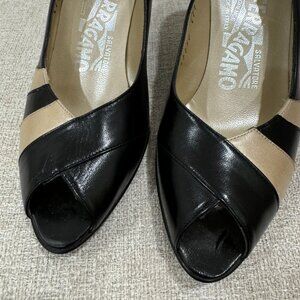 NEW Salvatore Ferragamo black and gold open toe pump size 5